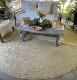 Huge round rug used outdoor but good condition