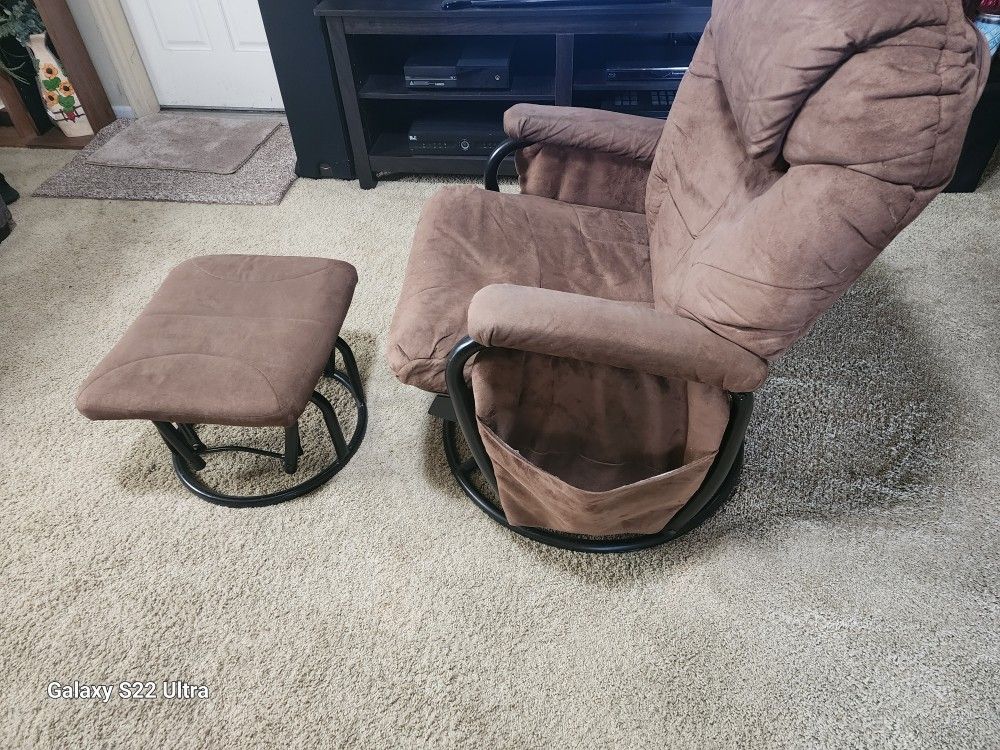 Rocking Chair W/ FT Stool