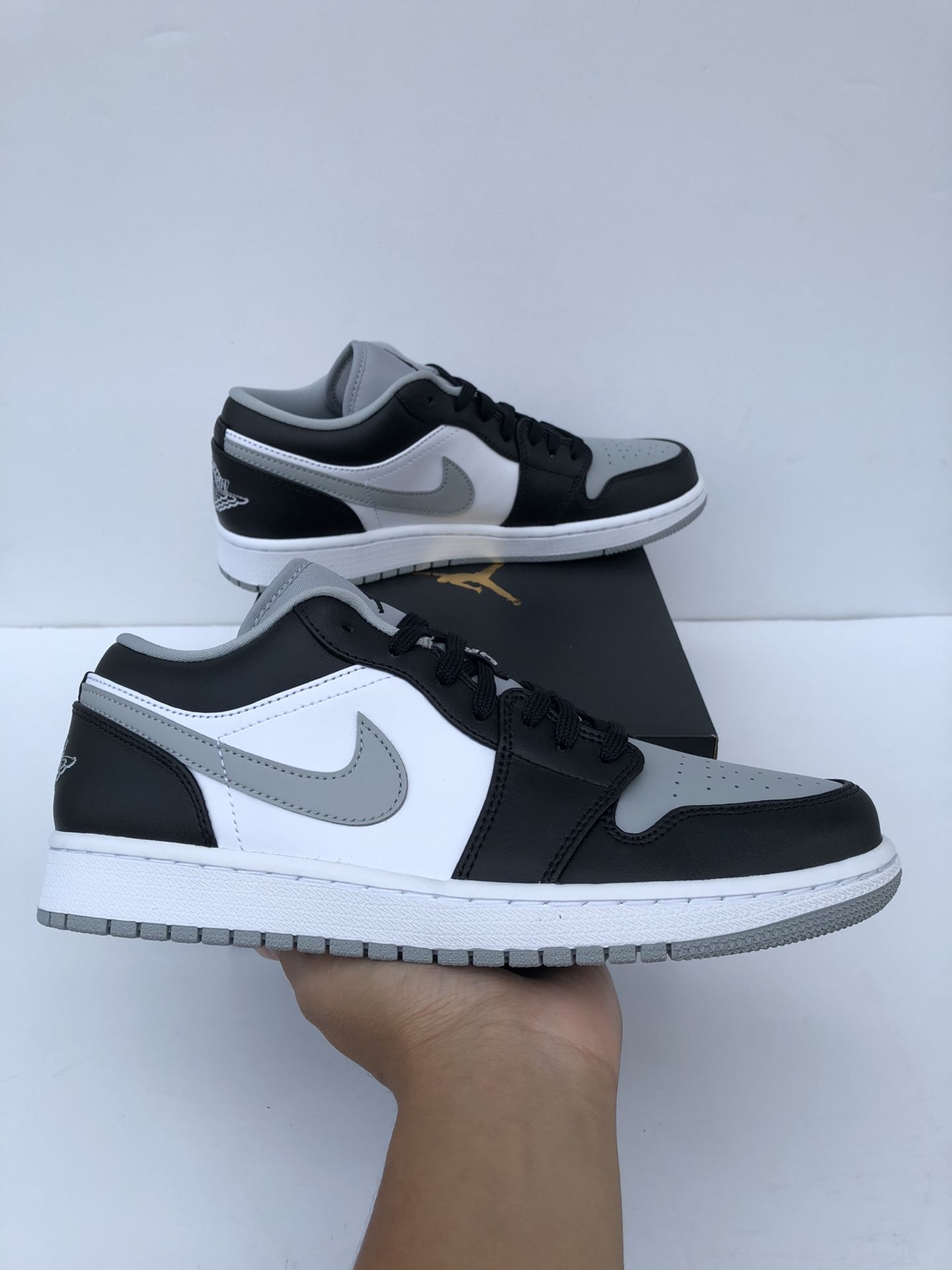 Air Jordan 1 Low Shadow Size 8.5