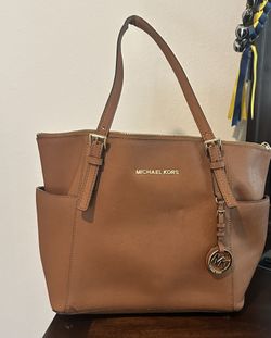 Authentic Michael Kors Jet Set Large Tote – Brown