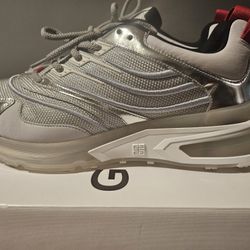 Givenchy Sneaker Size 9