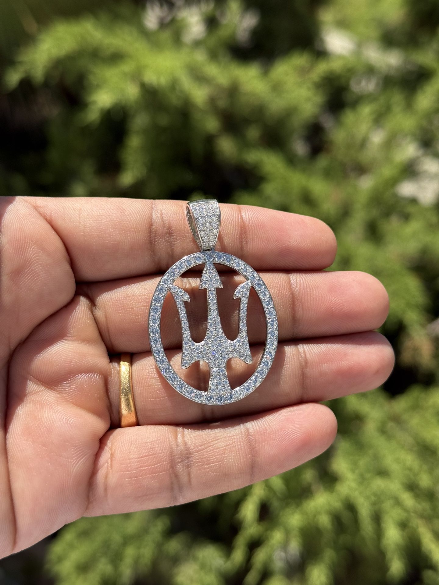 Trident Pendant – 925 Sterling Silver with Sparkling Stones (13g)