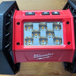 Milwaukee M18 rover flood light/ work light