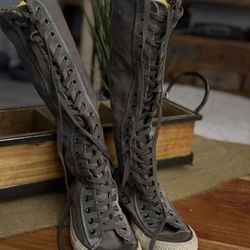 Converse gray, leopard inside women’s 8 knee high