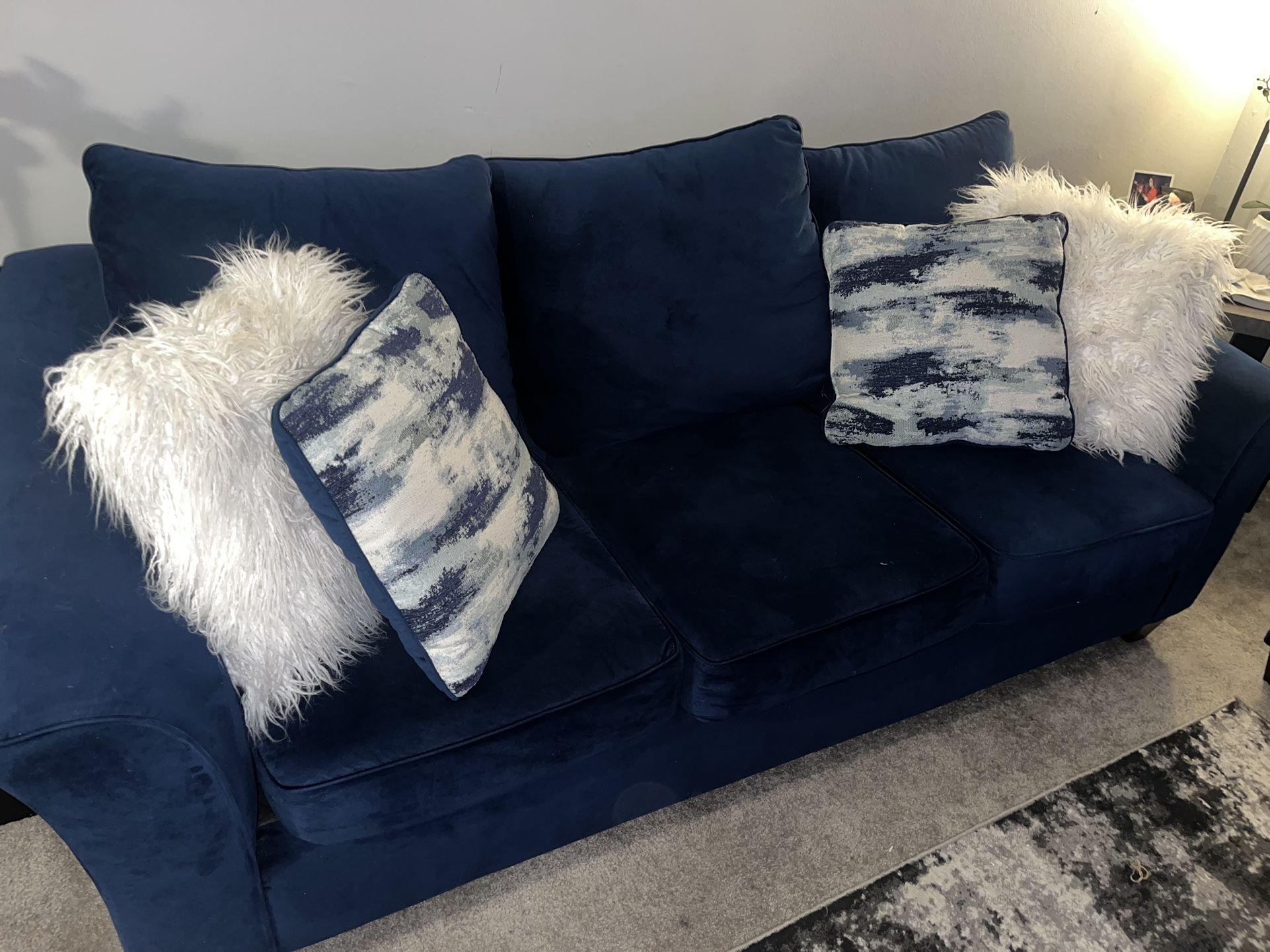 2 BLUE COUCHES 