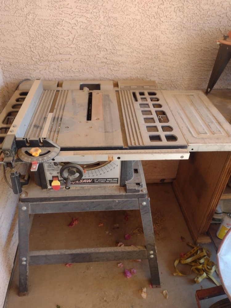 Skill Table Saw