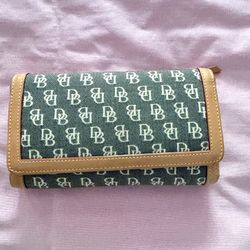 DOONEY & BOURKE CHECKBOOK WALLET