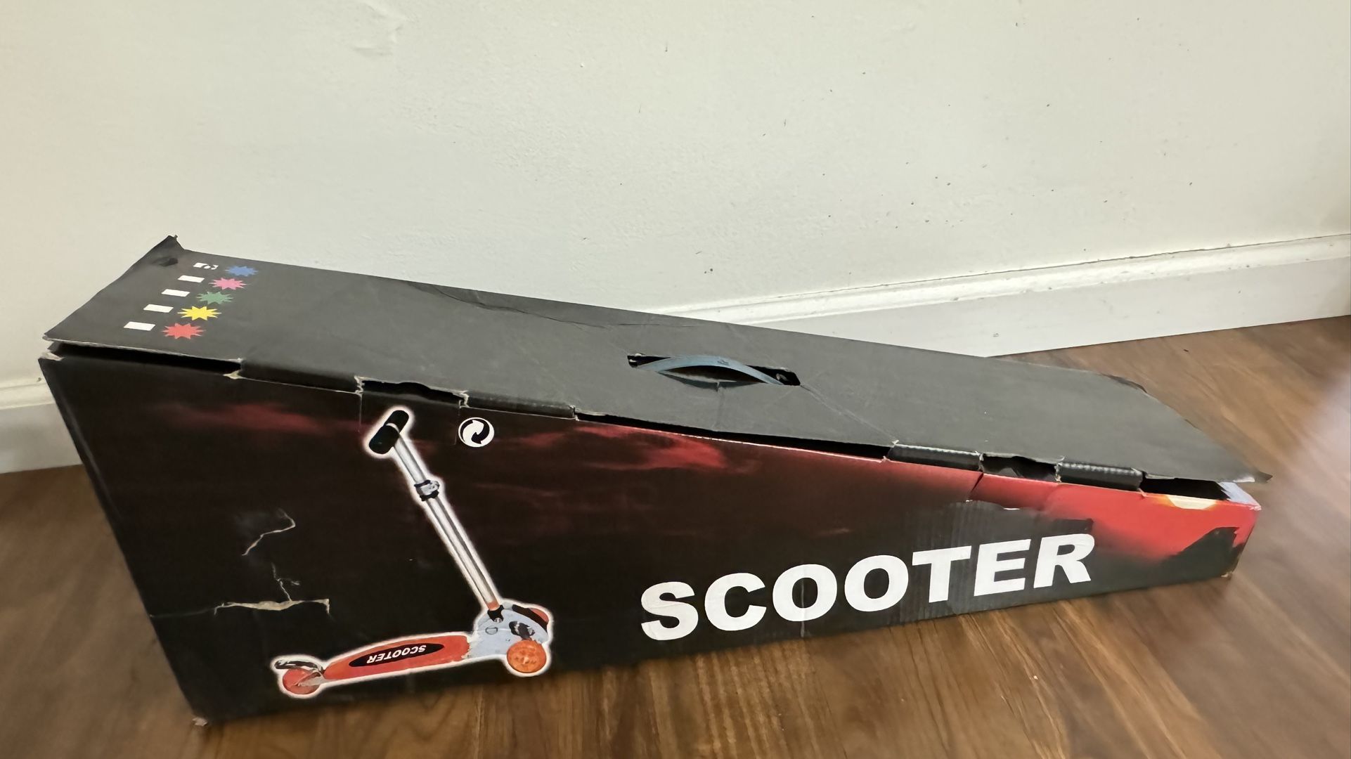 New children's three-wheel skateboard