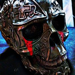 Large Metal Skull 