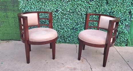 Pair of Barrel Accent Chairs 80dlls pair