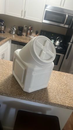 X-Large pet food container