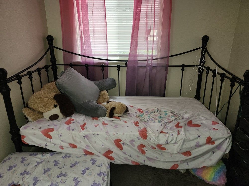 Twin Bed with Trundle