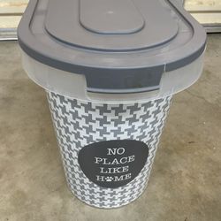 Pet Food Container