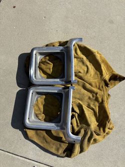 Square body Light Bezel