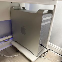 Mac Pro Lot With Monitor
