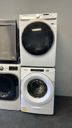Front load washer and gas dryer set