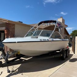 2001 Chaparral boat. With 150 HP Mercury XR6