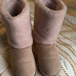 Women’s Pink Ugg Boots Size 6
