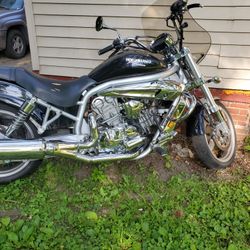 09 Suzuki Hyosung 650 Avitar 