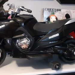 KIDS 12 VOLT MOTORCYCLE AND KIDS 24 VOLT SCOOTER...CLICK ON PICTURE YOU WILL GET FULL PICTURE SIZE 