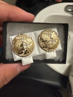 Gold Globe Earrings Diamond Cut