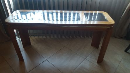 living room table good condtion