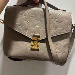 Louis Vuitton Pochette Métis Monogram Empreinte Leather