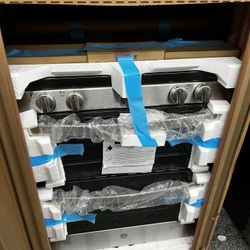 NEW GE STAINLESS STEEL STOVE & FRIDGE BUNDLE 