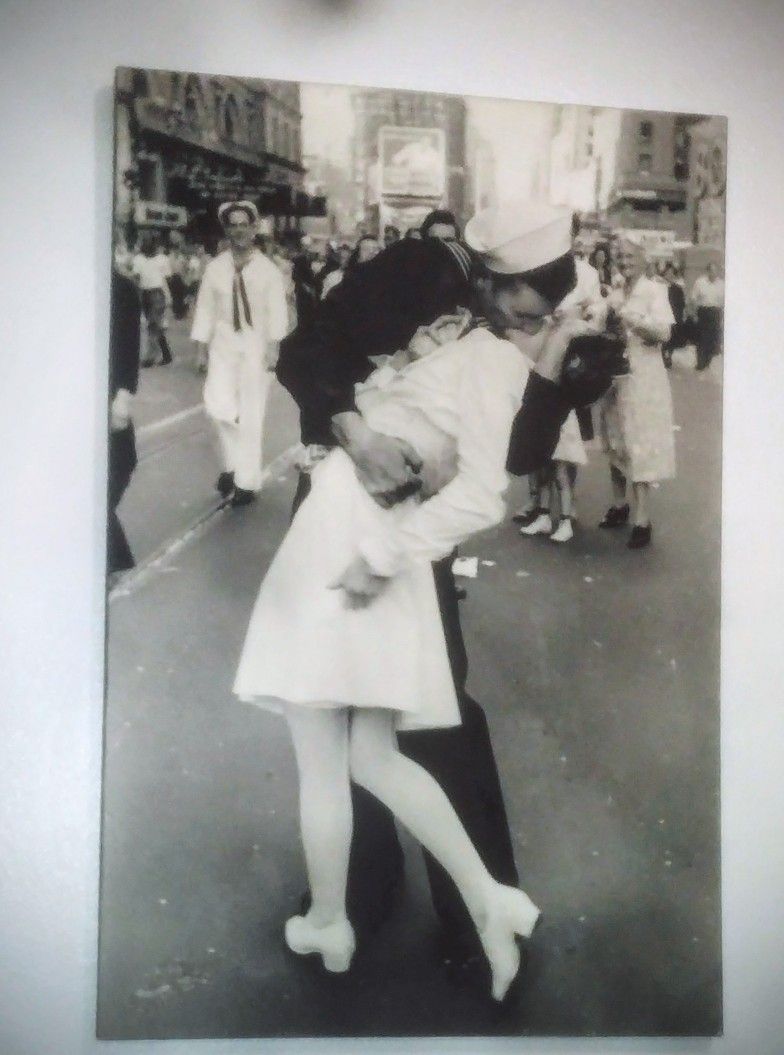 Kissing In Time Square