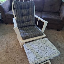 Glider With Ottoman
