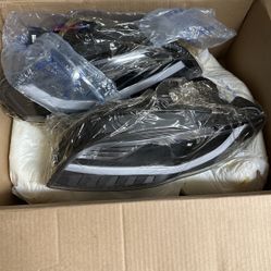 Spec-D Projector Headlights Audi A4 B7 (06-07-08) w/ R8 Style LED Strip