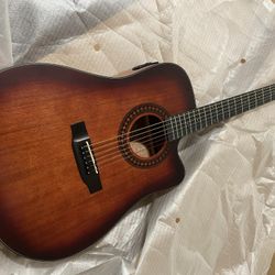 Sunlight Guitar Its Brand New In Packing Still Its Tuned It Just Has One Hole At The Bottom Fixable But It Still Sounds Great
