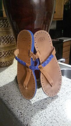 Ugg Sandals S\ z7