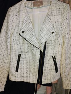 Ladies 12 excellent condition pickup only cash