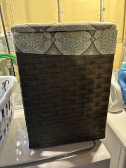 Clothes hamper