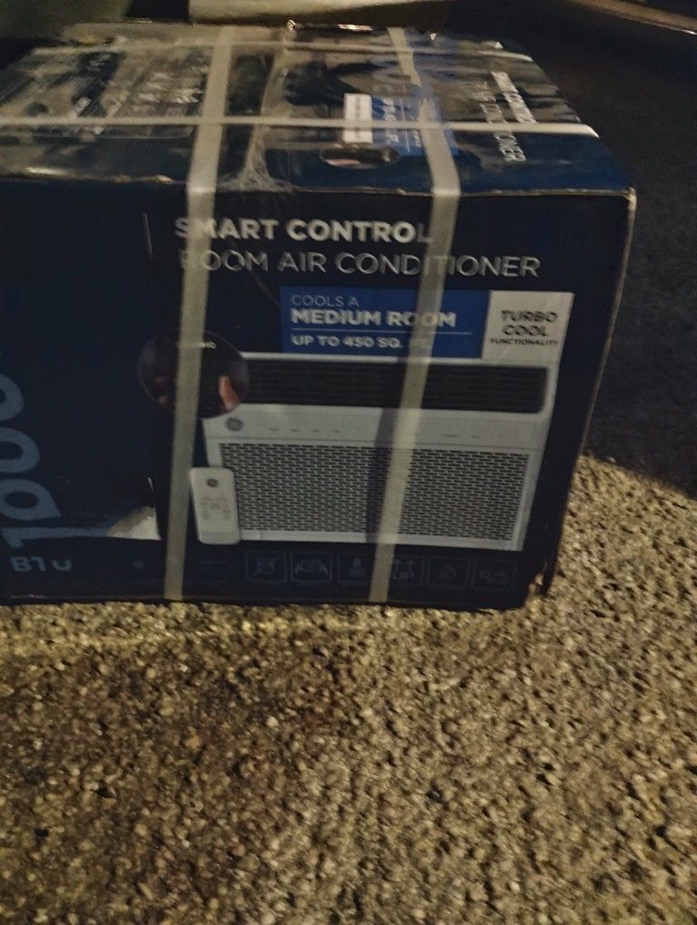 GE - 10000 BTU 150-VOLT A/C WINDOW UNIT