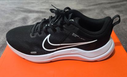 MEN'S SIZE 6.5/WOMENS SIZE 8 SHOES NIKE DOWNSHIFTER