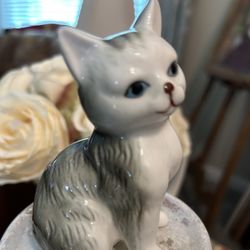 Vintage Gray/White Ceramic Cat Figurine 