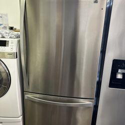 Kenmore 32 Wide Bottom Freezer Refrigerator 