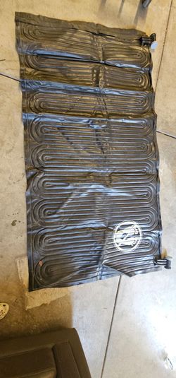 Solar pool pad
