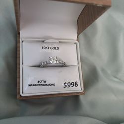 10KT Gold Ring with Lab Grown Diamond