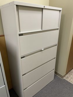 Steelcase Lateral File Cabinet. Like New Condition