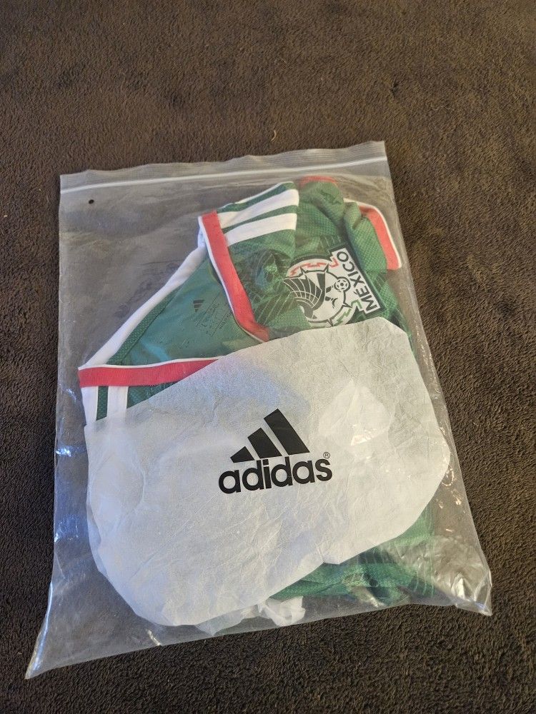 Newest Mexican Jersey World Cup 2026. Brand New With Tag