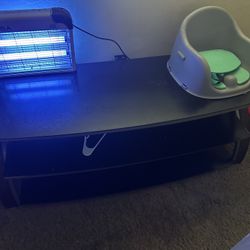 Tv Stand In Good Condition I Have The Pice That Goes On It To Hang The Tv 