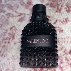 Valentino perfume￼