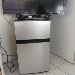 Nevera pequeña para oficina o eficien