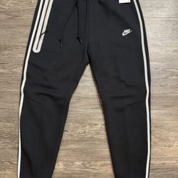 Nike Tech Joggers