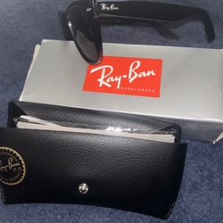 New RayBan Black Wayfarer