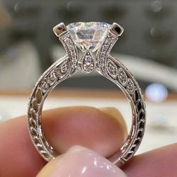 Elegant Ring 