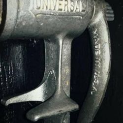 VINTAGE INDUSTRIAL STEEL METAL MEAT GRINDER KITCHEN TOOL